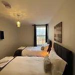 Superb 2 Bedroom Sea View Flat Apartment Scarborough