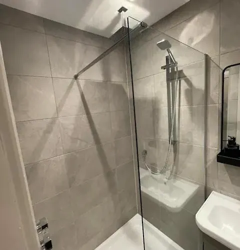 Superb 2 Bedroom Sea View Flat * סקארבורו