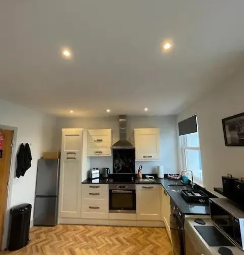 דירה Superb 2 Bedroom Sea View Flat סקארבורו