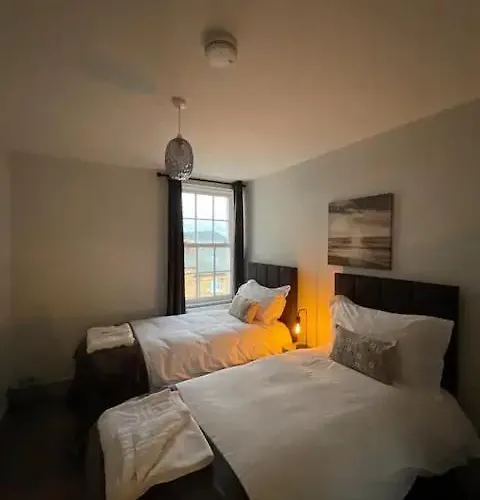 Lägenhet Superb 2 Bedroom Sea View Flat *