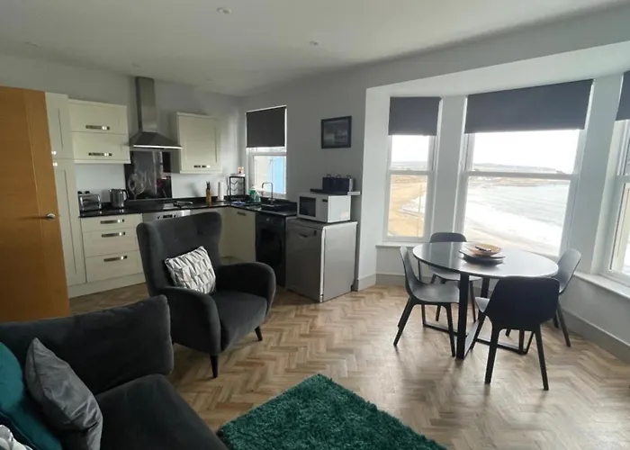 Superb 2 Bedroom Sea View Flat Lägenhet Scarborough