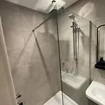 Superb 2 Bedroom Sea View Flat * Скарборо
